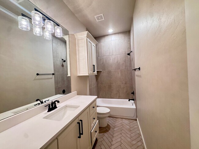 Building Photo - 1308 Lemon Ranch Rd