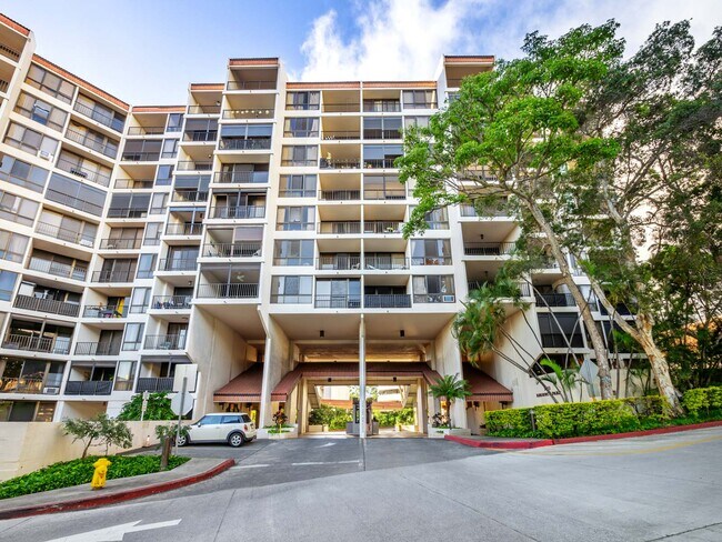 Building Photo - 3138 Waialae Ave