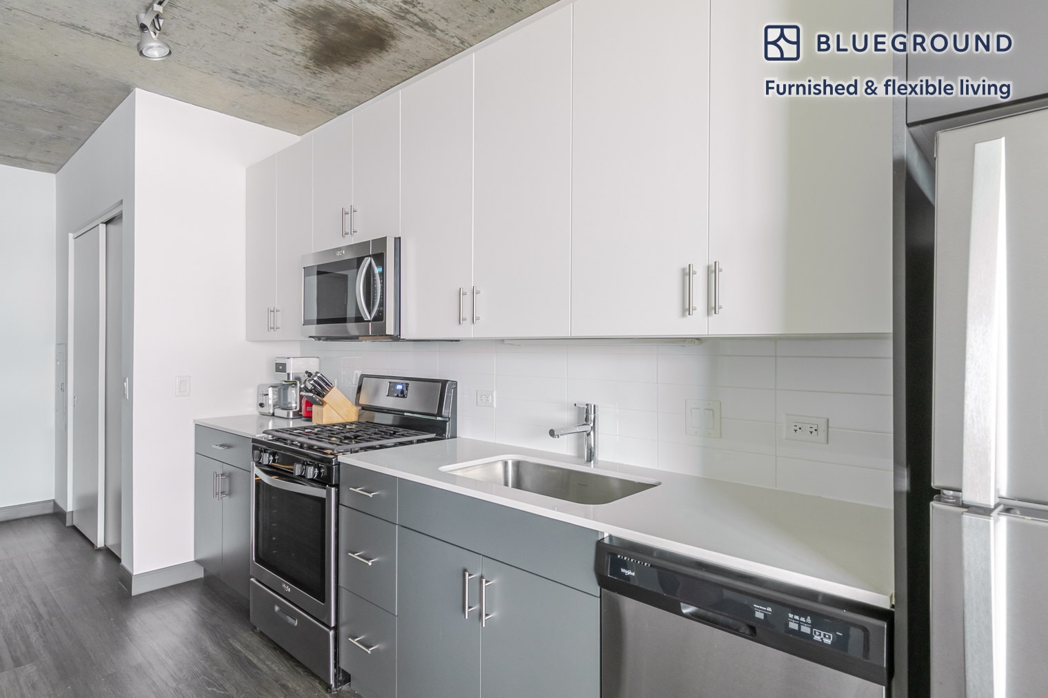 Building Photo - 60 E Randolph St