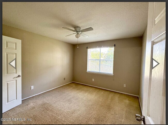 Building Photo - 11 Arbor Club Dr