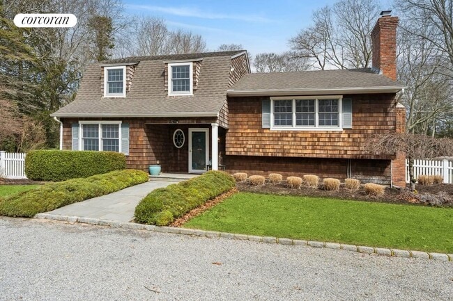 Primary Photo - 44 Midhampton Ave