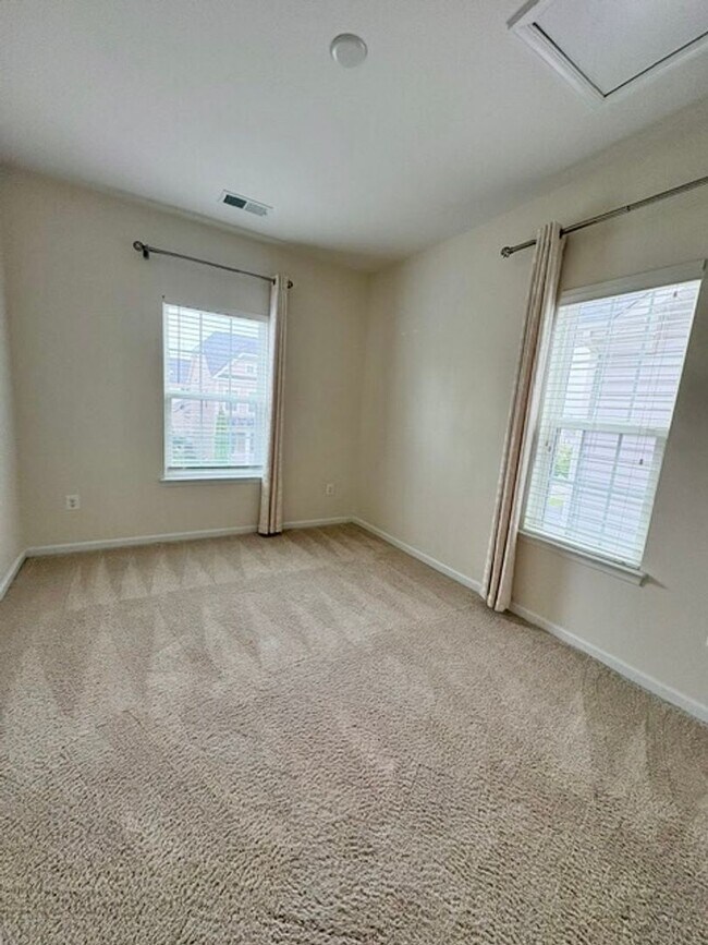 Building Photo - 12227 Majestic Maple Dr