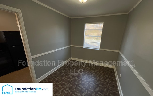 Building Photo - 1570 Rebecca St