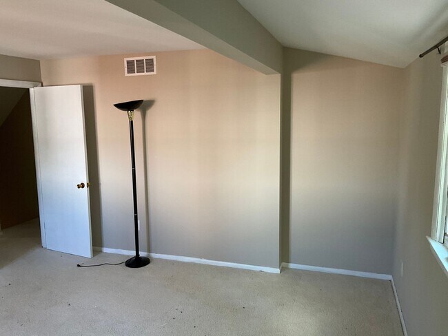Building Photo - 4-Bedroom Home with 2 Full + 2 Half Baths ...