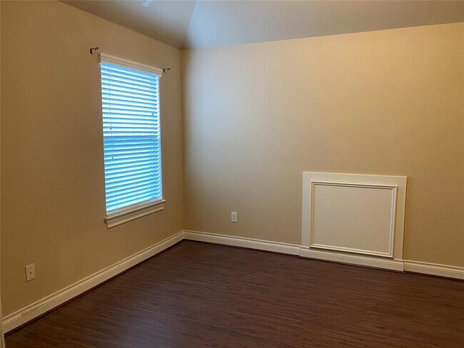Building Photo - 25503 Lockspur Dr