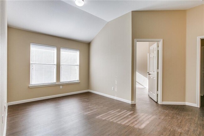 Building Photo - 1402 Shamitas Ct