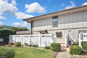 Building Photo - 4295 Island Cir