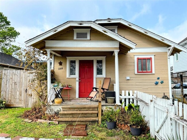 Primary Photo - 1109 Walton St