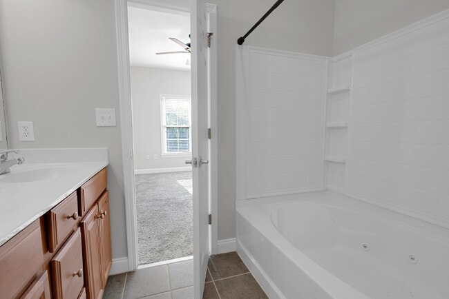 Building Photo - Wonderful craftsman style end-unit townhome