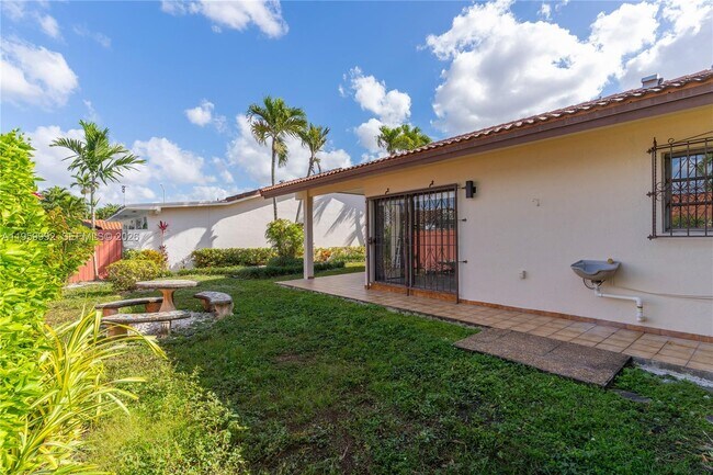 Building Photo - 13755 SW 23rd Terrace