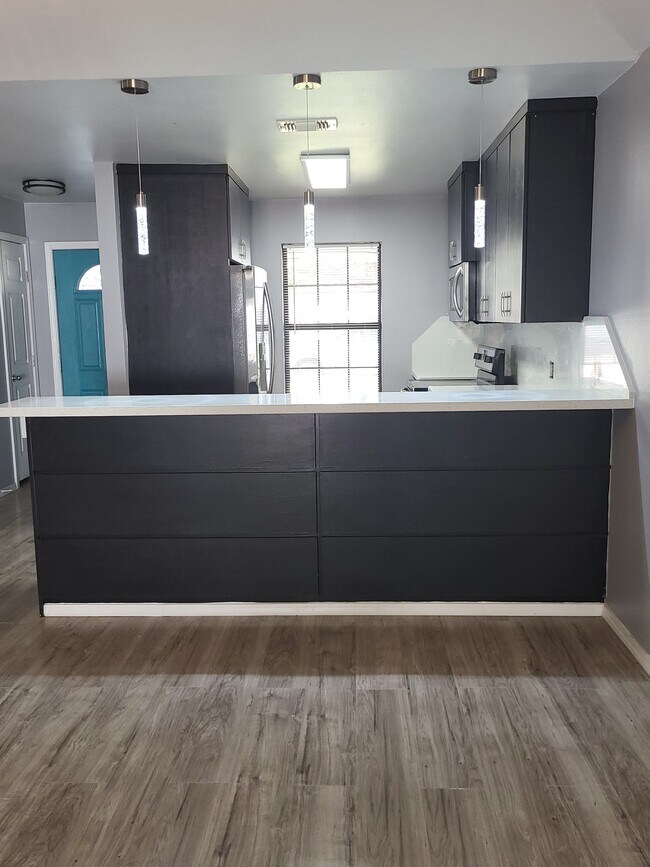 Building Photo - 2401 S Jackson Rd