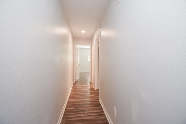 Building Photo - 14418 Royal Hill Dr