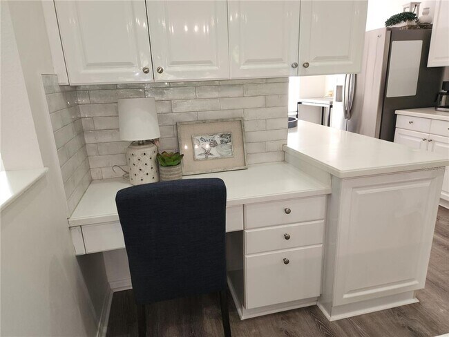 Building Photo - 6503 Fairway Gardens Dr