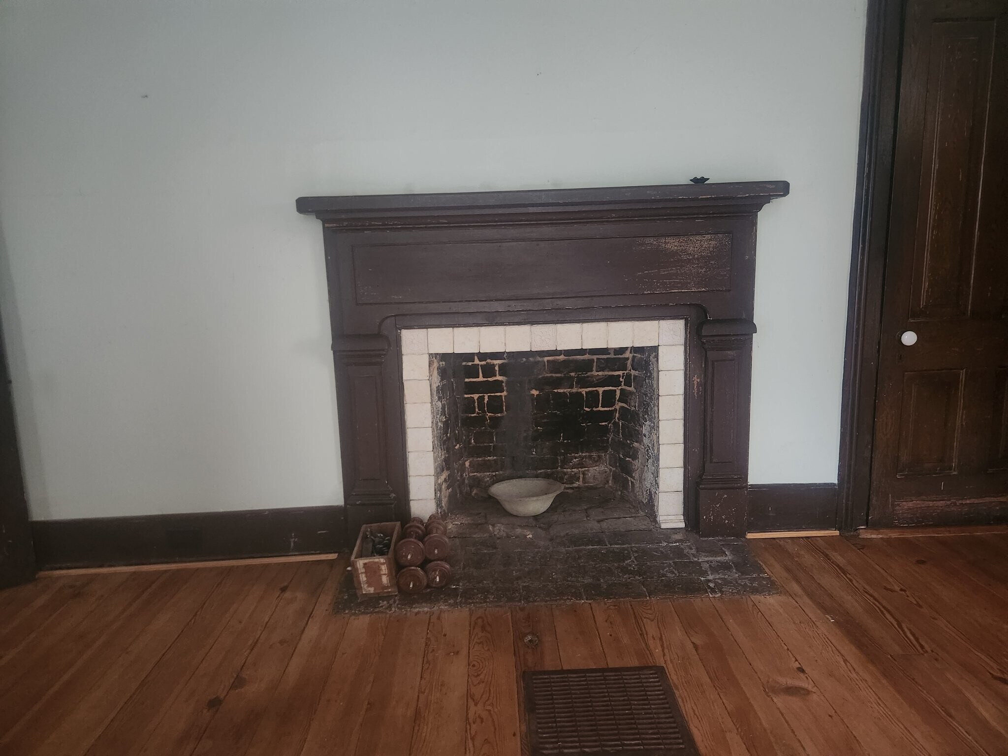 Building Photo - 428 N Ellis St