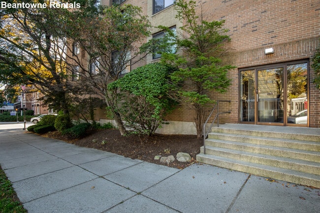 Building Photo - 1243 Beacon St