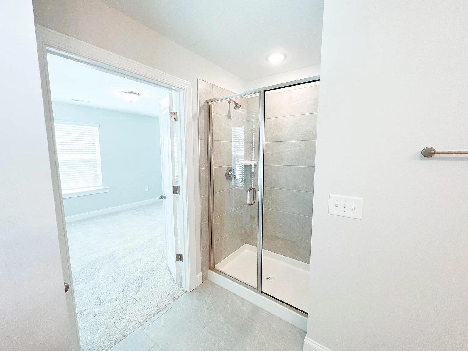 Building Photo - Room in Townhome on Old Grove Ln