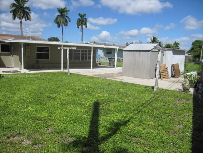 Building Photo - 3151 SW 37th Terrace