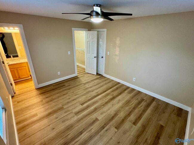 Building Photo - 4013 Pine Ave SW