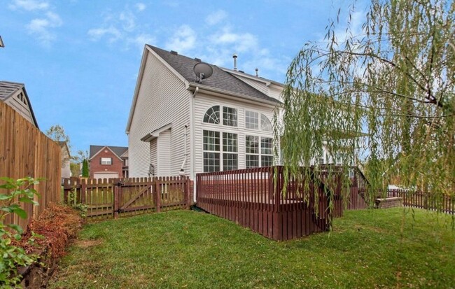 Building Photo - Welcome home to this stunning 4-bedroom, 2.5-bath residence in the highly sought-after Williamsga...