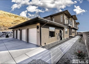 Building Photo - 730 Bluffs Ct