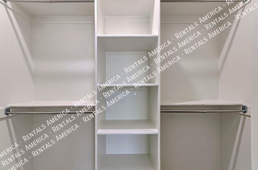 Building Photo - 3727 N Stone Ave