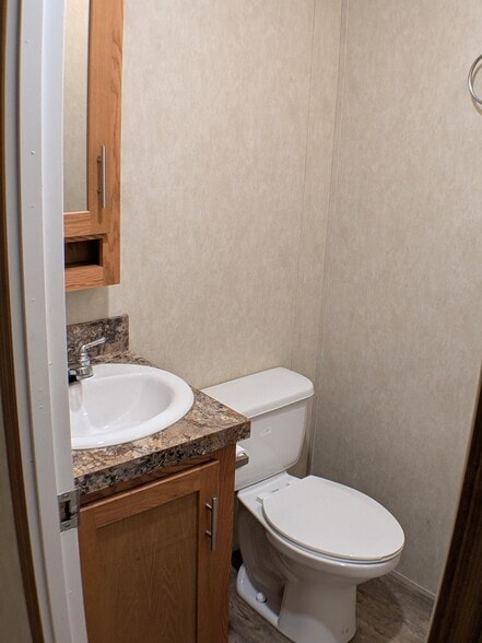 Building Photo - 218 Abbott St