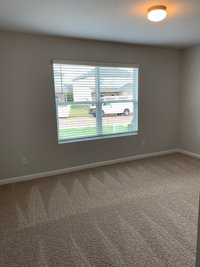 Building Photo - GET IT NOW!   New Three Bedroom | Two Bath Home in Cherokee Bend