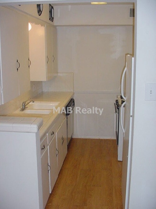 Building Photo - 5643 Matalee Ave