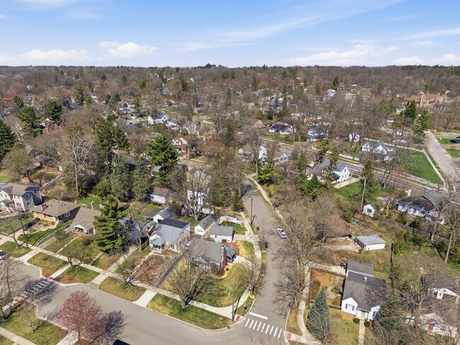 Building Photo - 1102 Arborview Blvd