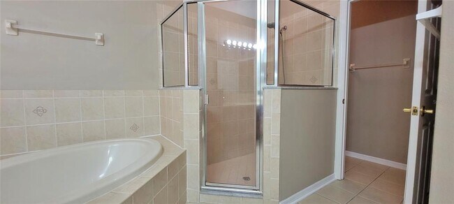 Building Photo - 18009 Maui Isle Dr