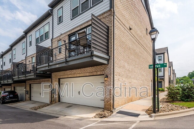 Building Photo - 604 Tudor Park Way