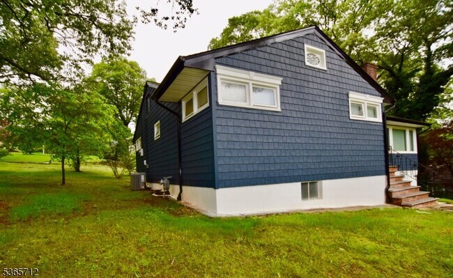 Building Photo - 53 Pine Grove Rd