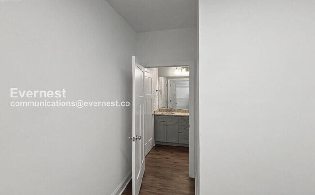 Building Photo - Spacious 3 Bed, 2.5 Bath Home with 2 Car Garage