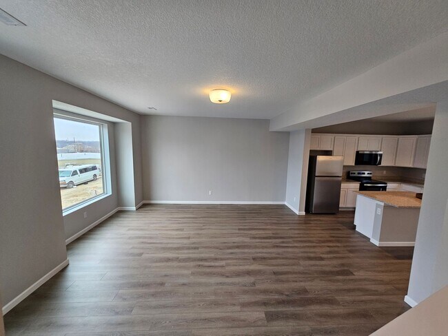 Building Photo - SIERRA TANGO CREEK RIDGE, LLC