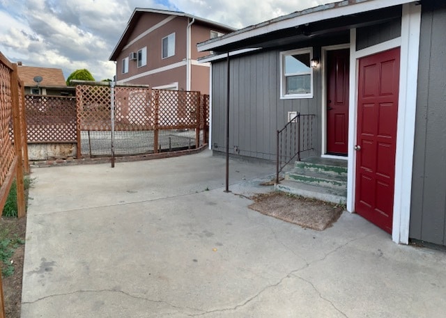 Building Photo - 325 S Chelan Ave