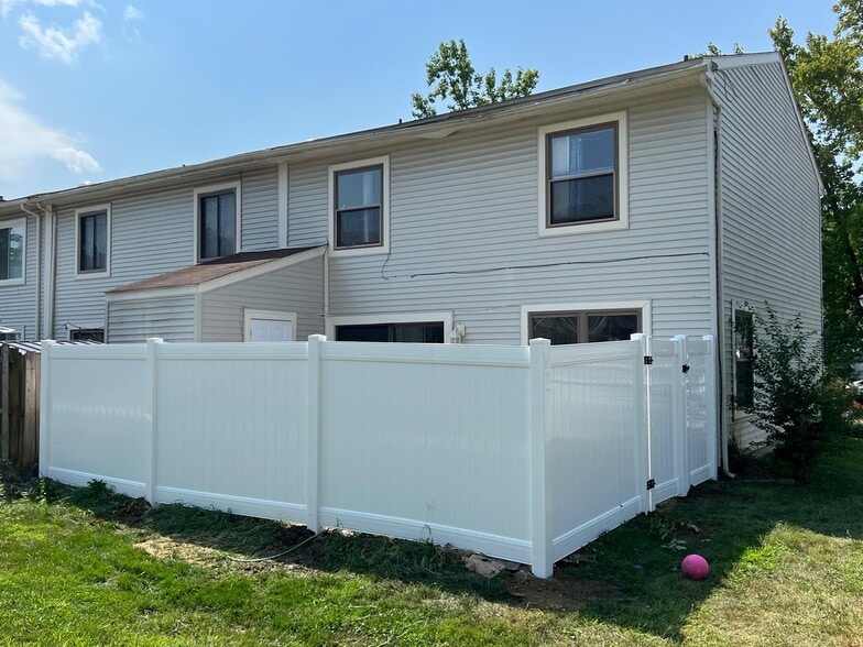 Building Photo - 246 Fir Tree Ct