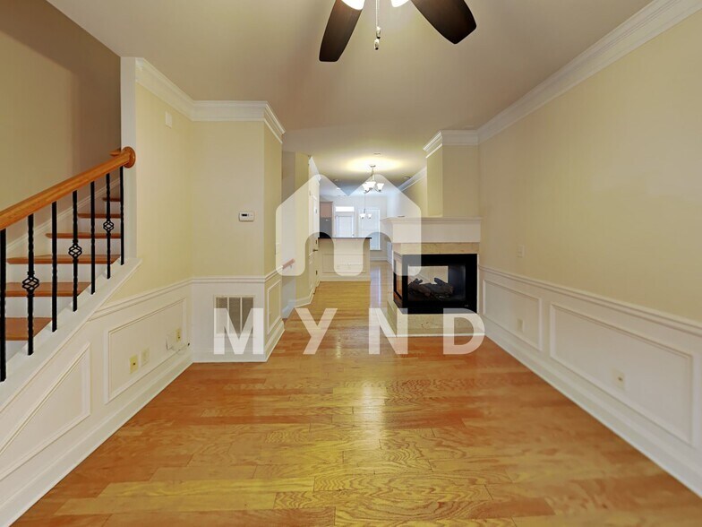 Building Photo - 213 16th St NW