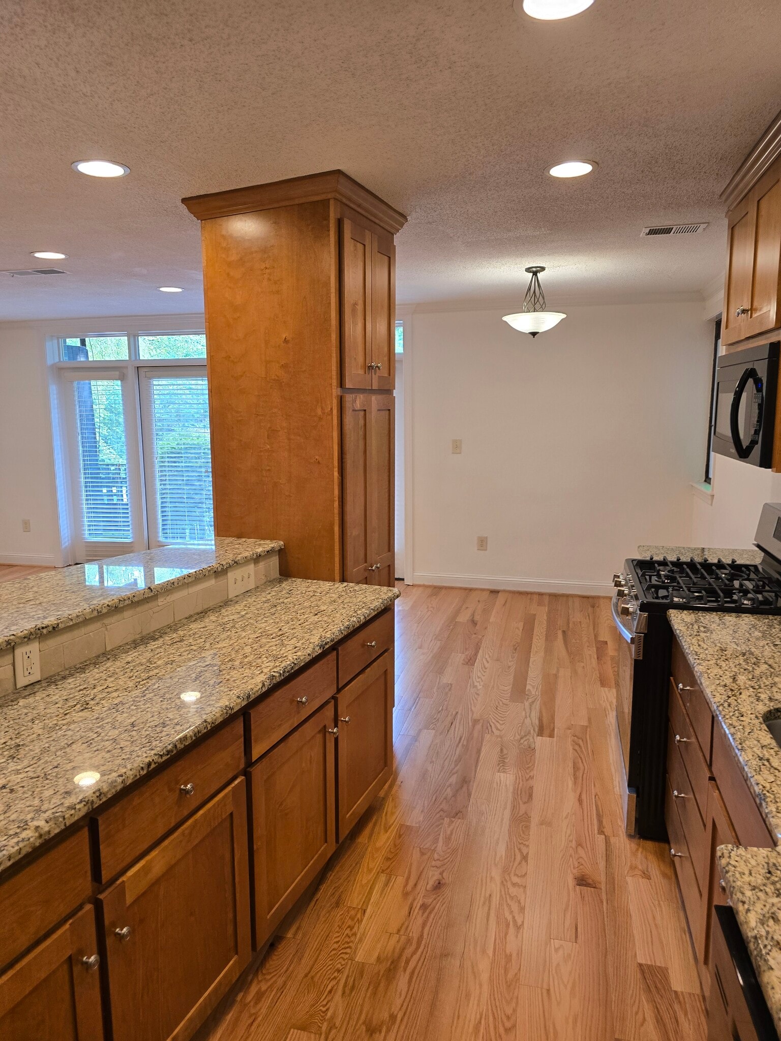 Building Photo - 120 Alden Ave NW