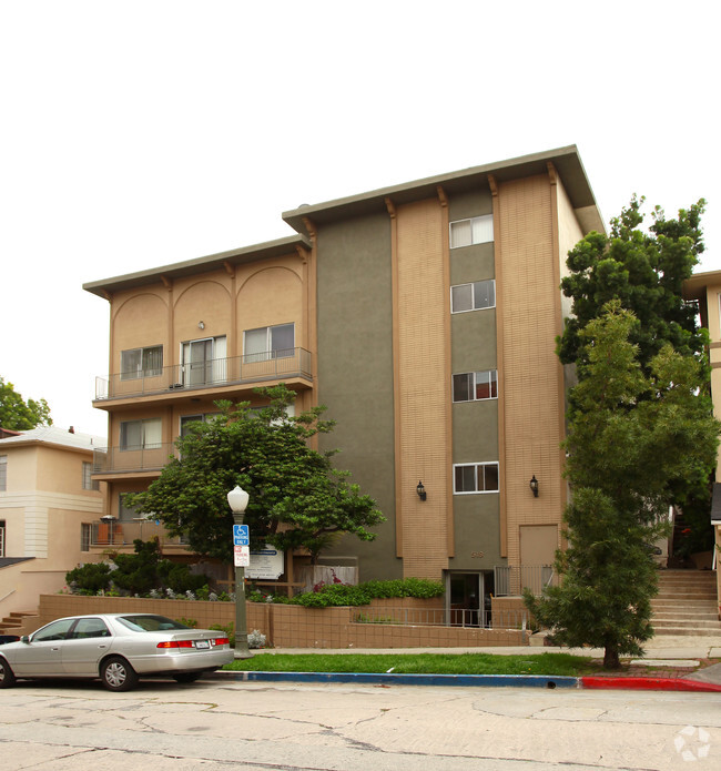 Primary Photo - Westhill Apartments