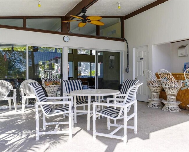 Building Photo - 2060 Marilyn St