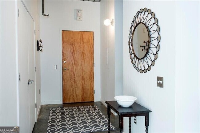 Building Photo - 620 Glen Iris Dr NE