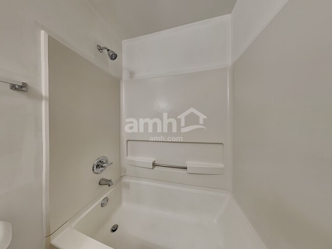 Building Photo - 2735 Lahinch Dr