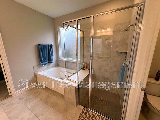 Building Photo - 1104 Pinnacle Ridge Rd