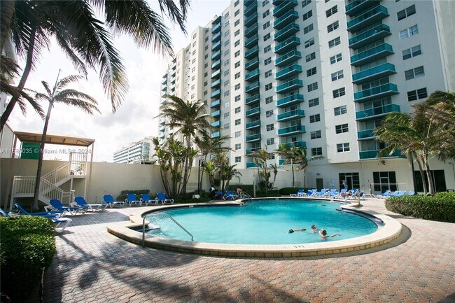 Building Photo - 4001 South Ocean Drive Apt #3L, Hollywood,...