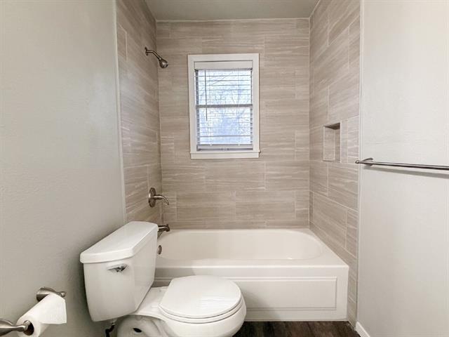 Building Photo - 549 NW Hillery St