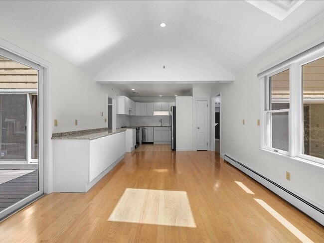 Building Photo - 15 Woodridge Rd