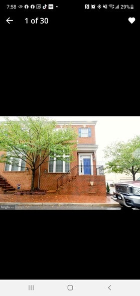 Building Photo - 720 Vestal St