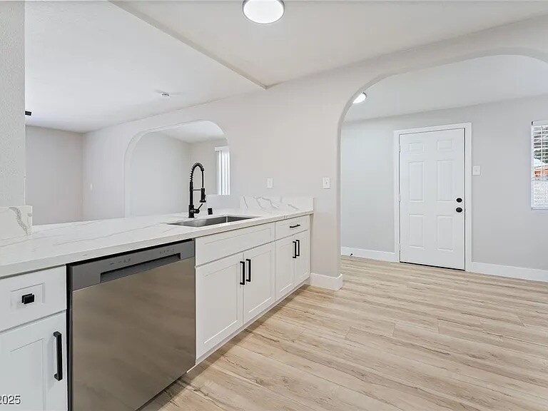 Building Photo - 2221 Ellis St