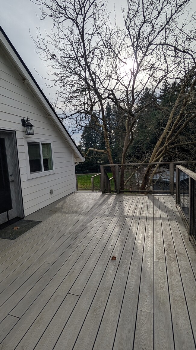 Building Photo - 15119 Grove St