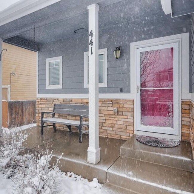 Building Photo - Wonderful Newer Home
